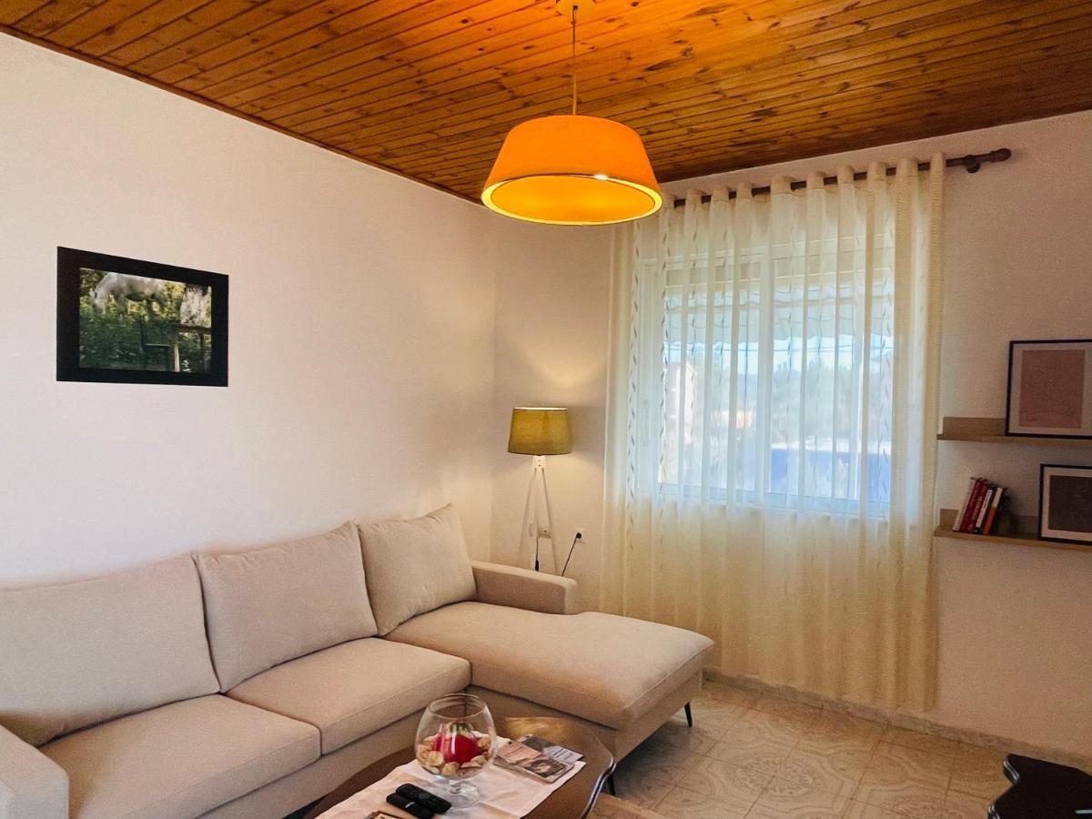 Mia Guest House - Entire Home With Balcony & Garden Дивьяка Экстерьер фото